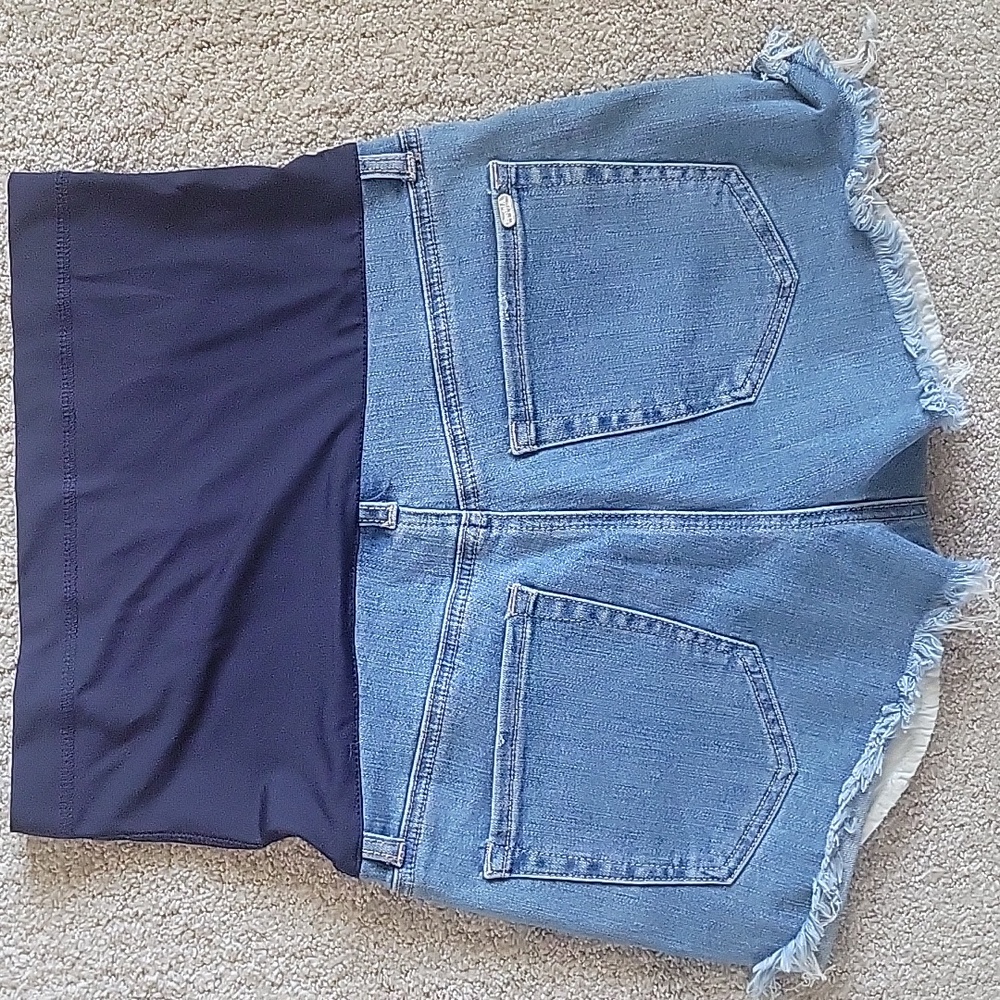 Pinkblush Maternity Shorts - Picture 2 of 2